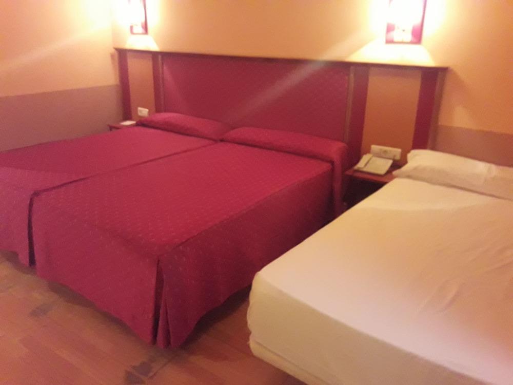 Hotel Fuente Las Piedras Кабра Экстерьер фото