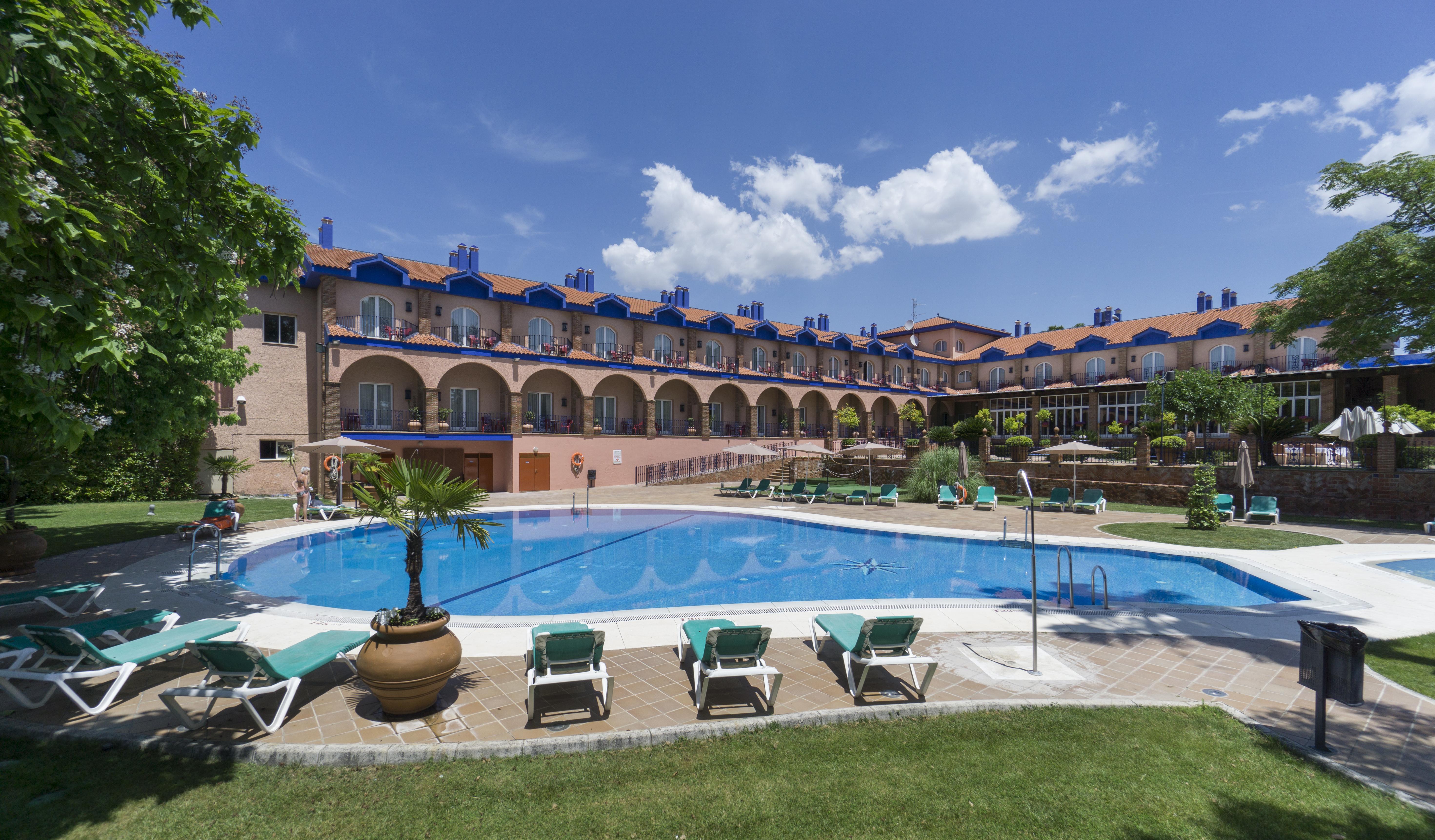 Hotel Fuente Las Piedras Кабра Экстерьер фото