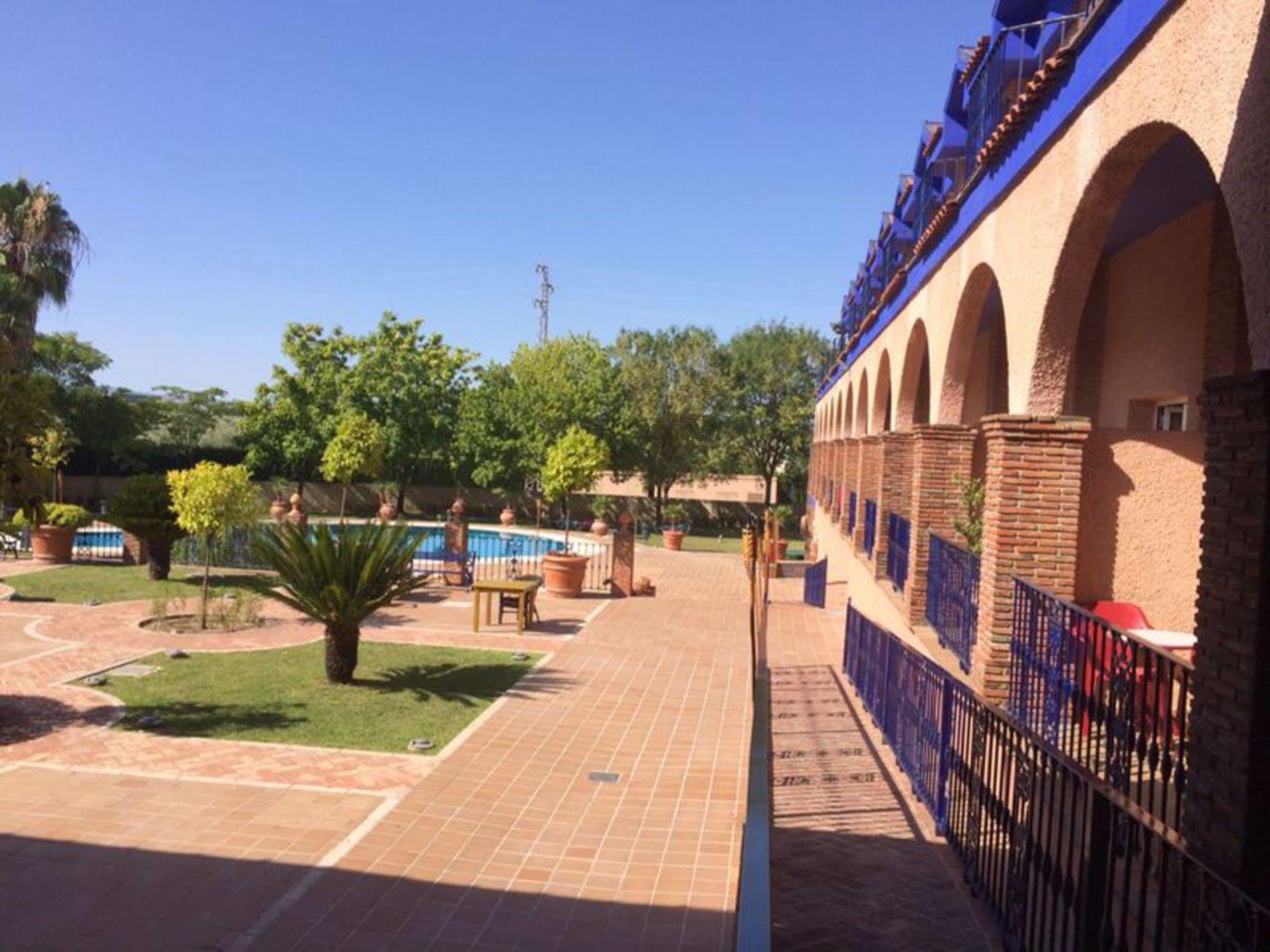 Hotel Fuente Las Piedras Кабра Экстерьер фото