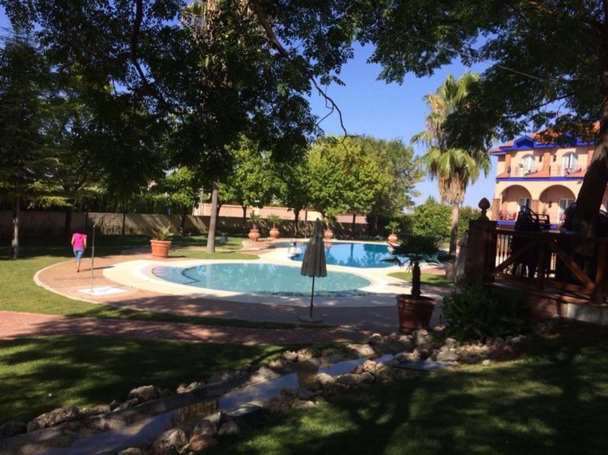 Hotel Fuente Las Piedras Кабра Экстерьер фото